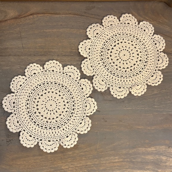 Other - VTG Off-White Hand‎ Crotchet 7-1/2" Doilies set of 2